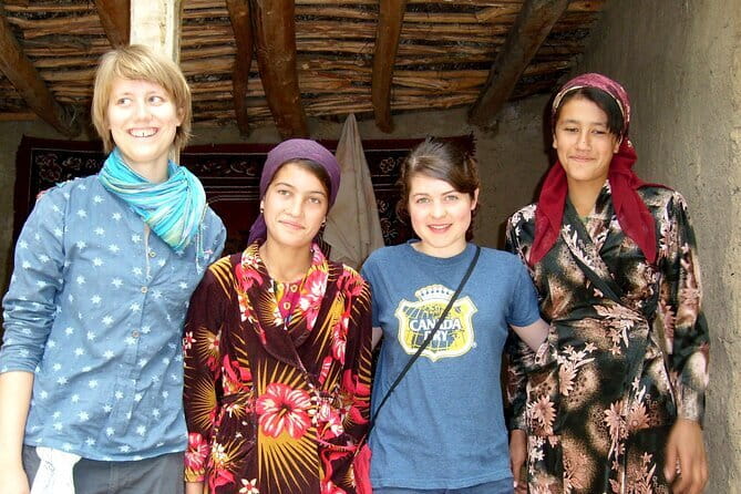 2 Day Ukhum Hiking Tour from Bukhara - Day one: the six-hour road to Ukhum