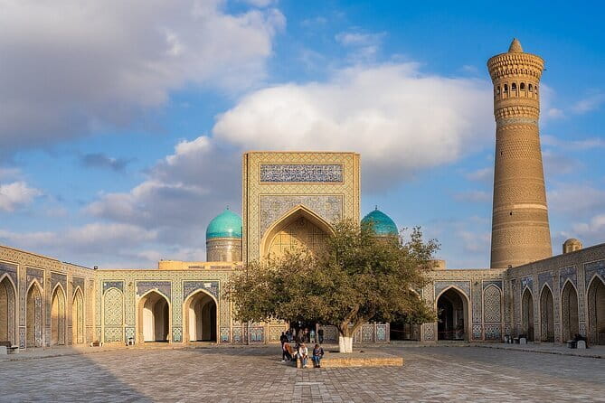 A Complete Chapter To Old Bukhara - The Kalon Minaret and the center of old Bukhara