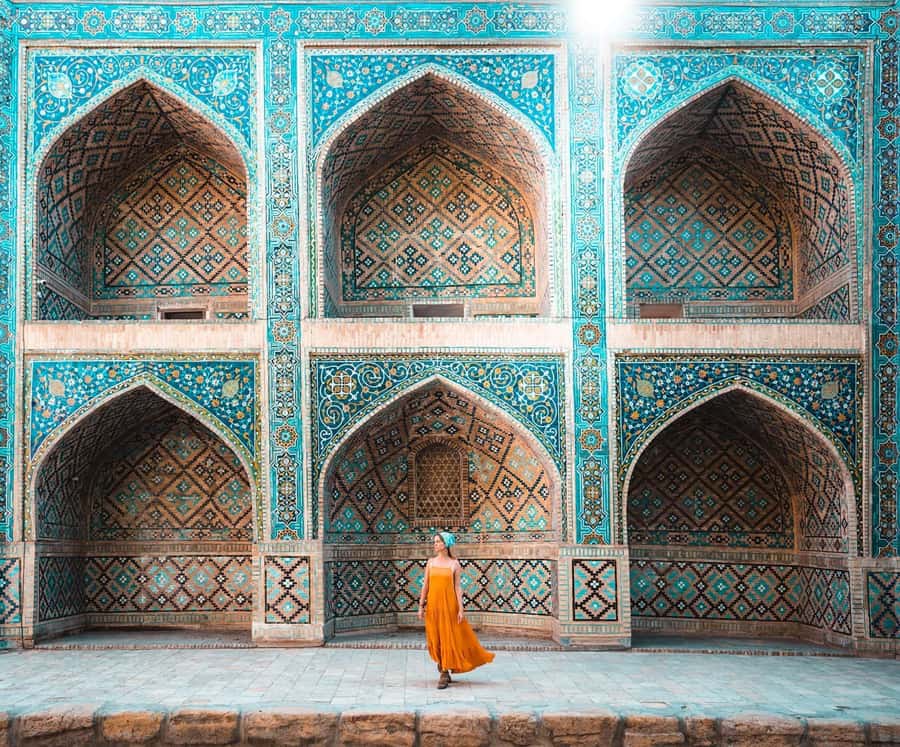 A Group Walking Tour Of Old Town - Trading Domes, bazaars, and Uzbek crafts