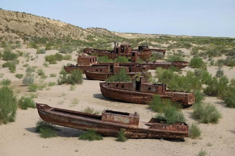 Aral Sea Tour from Nukus 1 night / 2 days - Ustyurt Plateau and its white canyons