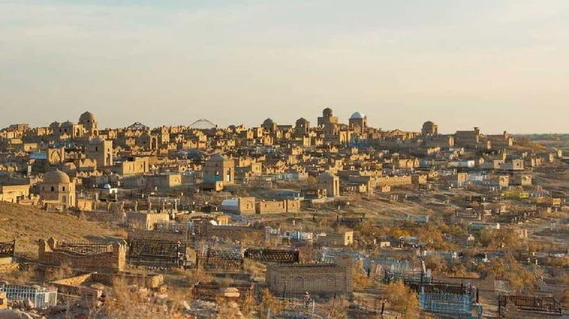 Daytrip From Khiva to Savitsky Museum & Mizdakhan & Chilpik - What the private transport adds