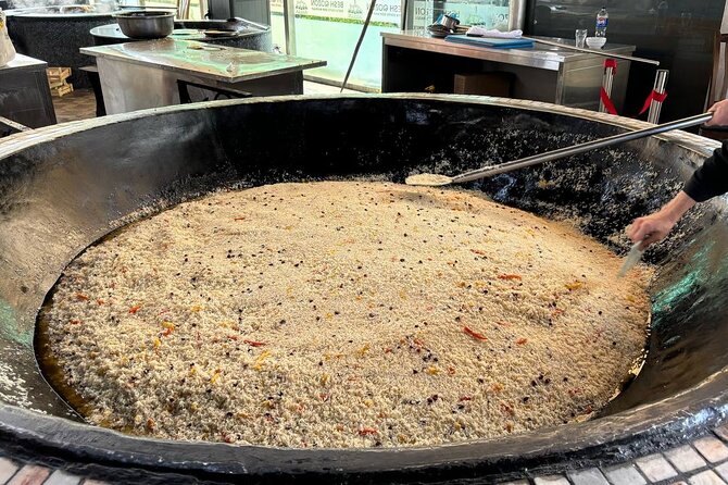 Food tour in Tashkent - The first tastings: Uzbek classics on the table