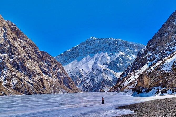From Samarkand: Day Trip to Tajikistan's Seven Lakes - Lunch and the optional one-hour hike