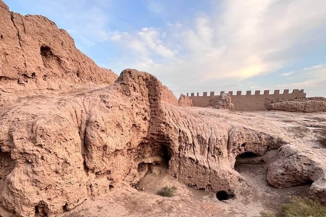 Guided Tour To Old Fortresses - Kyzyl-Kala brings the walls close