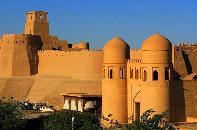 Khiva day tour - Pakhlavan Makhmud Mausoleum and local devotion