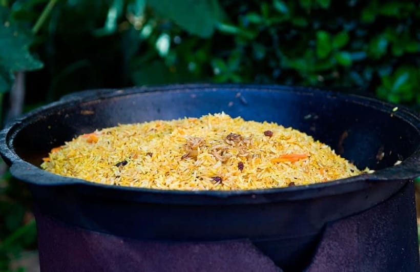 Plov and Samsa Cooking Class in Tashkent - Making samsa during the plov’s cooking time