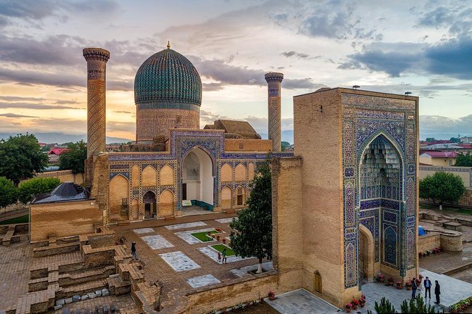 Samarkand Airport / Railway Station - Samarkand City Transfer - Railway station pickup and changed train plans