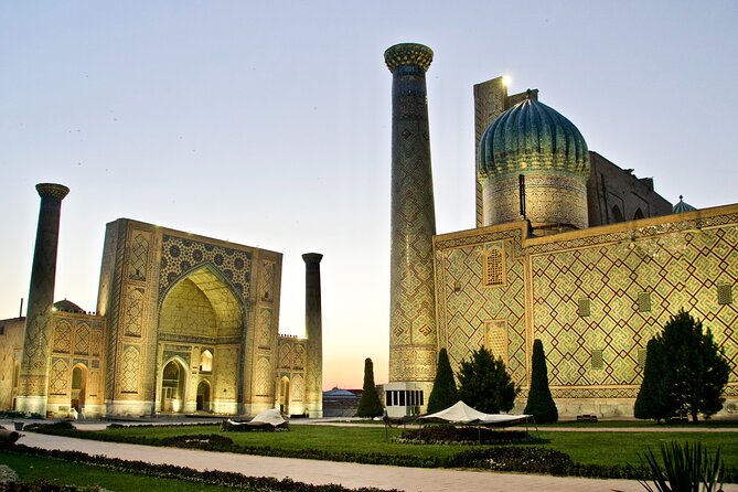 Samarkand City Tour with a Professional Photographer - Bibi-Khanym Mosque and the route’s grand finish