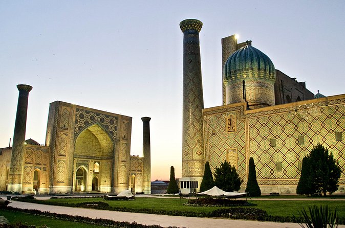 Samarkand City Tour with a Professional Photographer - The photographer option: worth the added attention?