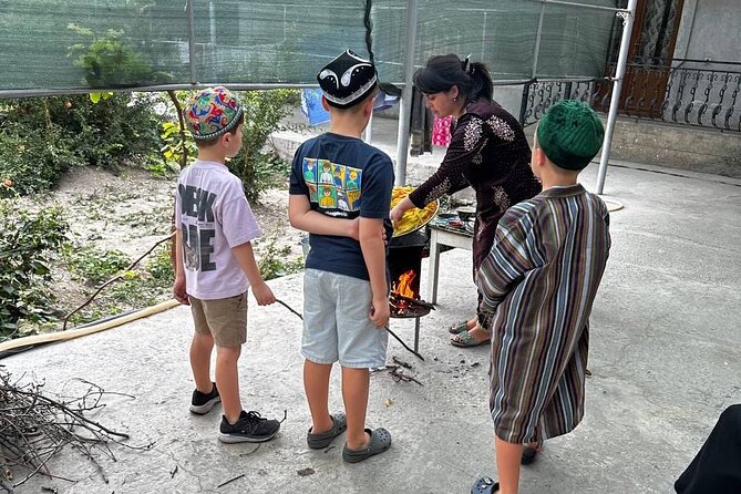 Samarkand Local Family Cooking Class and Siyob Bazaar Tour - Starting at Siyob Bazaar