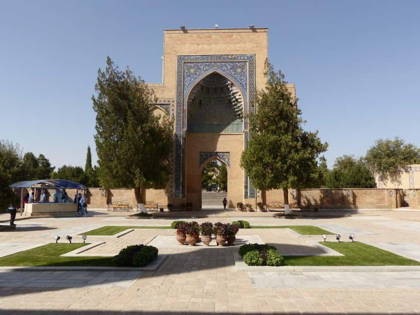 Sunset walking tour of Samarkand - Shah-i-Zinda after the crowds