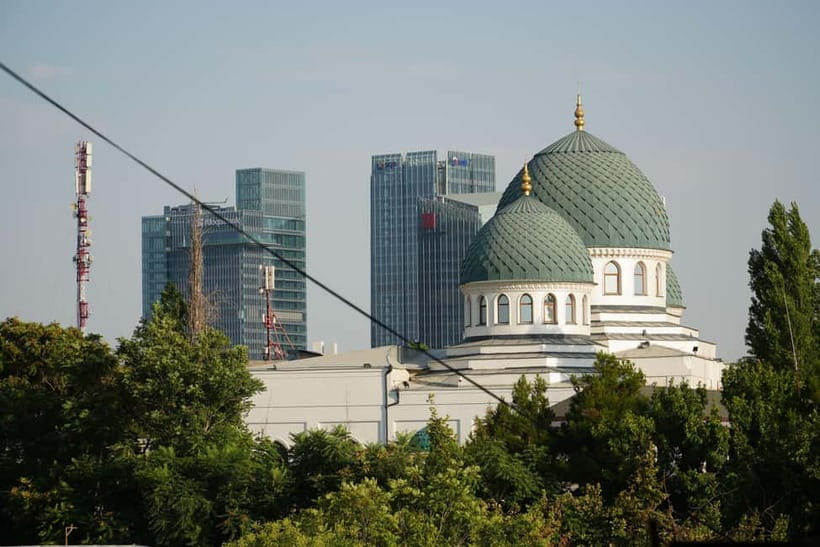 Tashkent city Night Tour with Dinner & Free Pro Photography - Tashkent Metro, an underground art tour