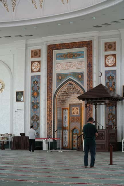 Tashkent: City Tour with Pro Photography, Lunch & Dinner - Museum of Victims of Political Repression
