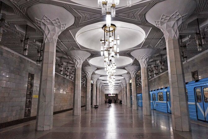 Tashkent Soviet Architecture (Modernism) and Subway station tour. - Friendship of Nations Square and Palace