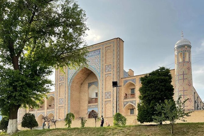 Tashkent Walking & Food Tour: Highlights + Local Flavors - Amir Temur Square and the central boulevard