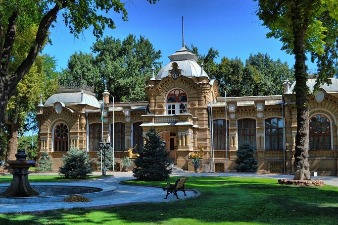 Tashkent Walking Tour - Broadway Alley and the city’s favorite promenade