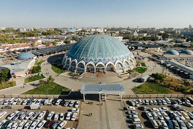 Tashkent Walking Tour - Alisher Navoi Theater and local artistic style