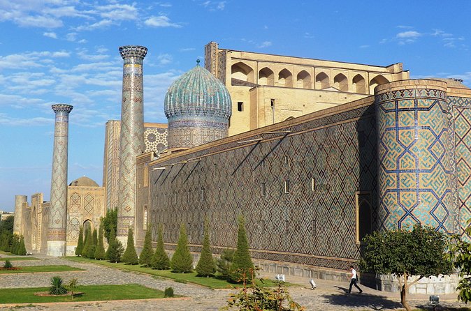 The Golden City of Samarkand: A Self-Guided Audio Tour - Sher Dor Madrassa and the detail photographers seek